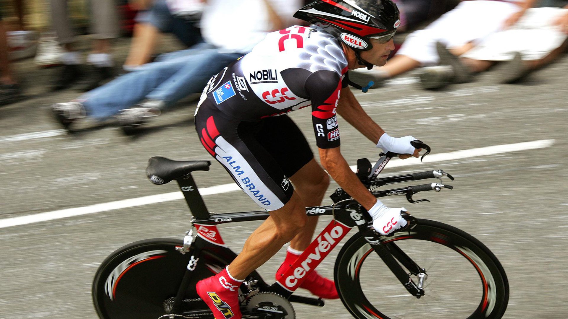 _运动休闲时尚：运动穿搭新趋势_，运动服装穿搭