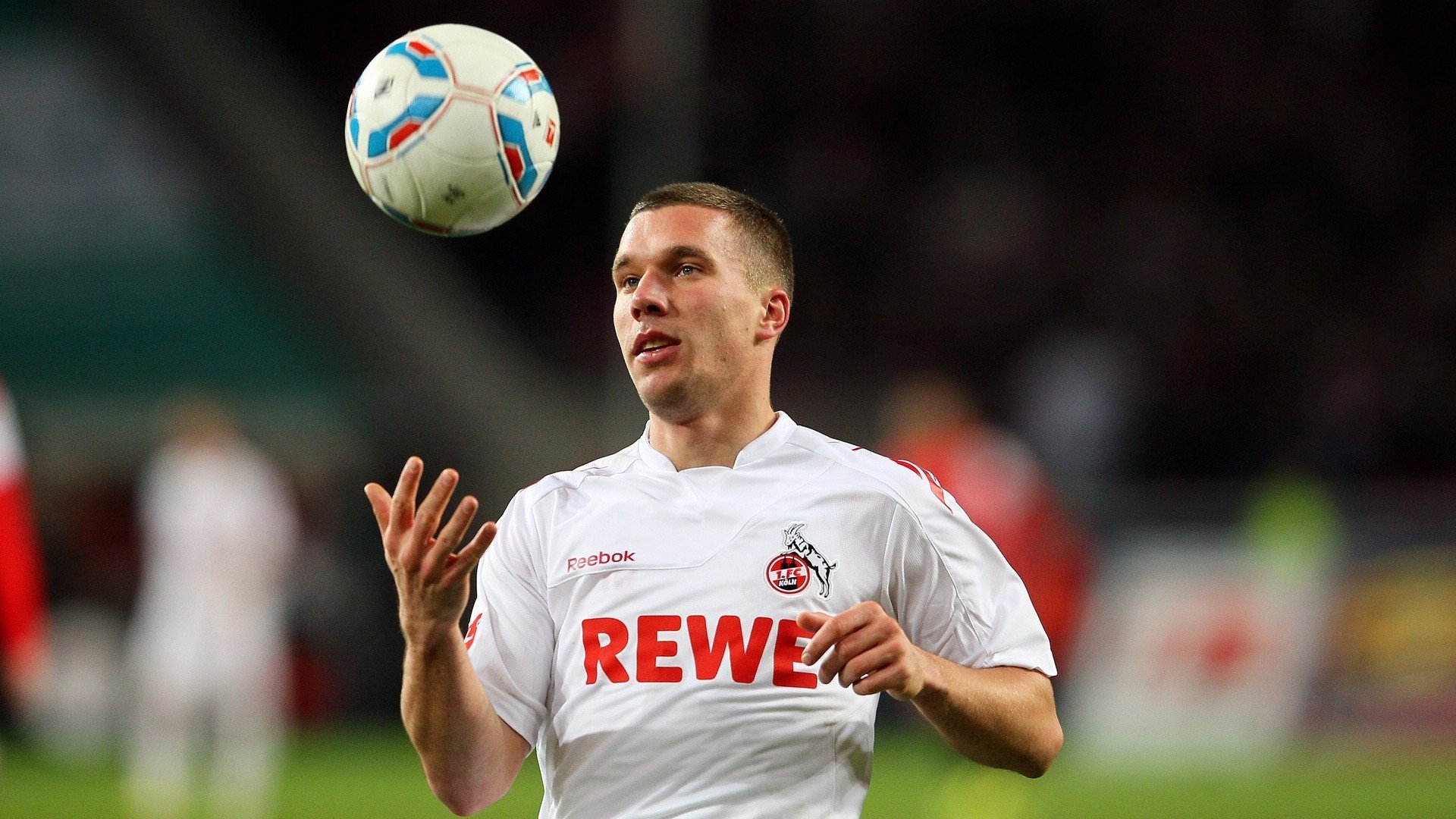 积分榜：联赛前列球队最新战况一览，足球前十联赛